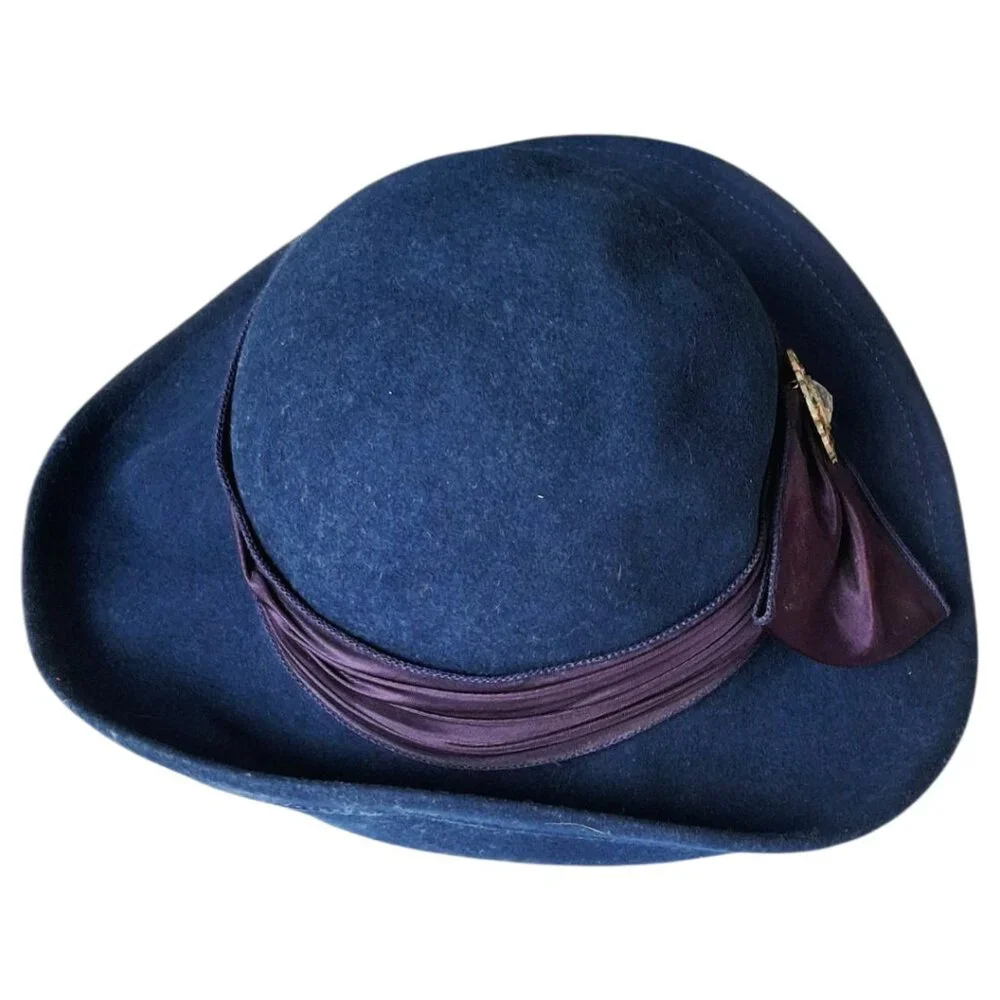1960-70s WPL5923 100% Wool Dark Blue-Purple Ribbon Rhinestone Brooch Hat